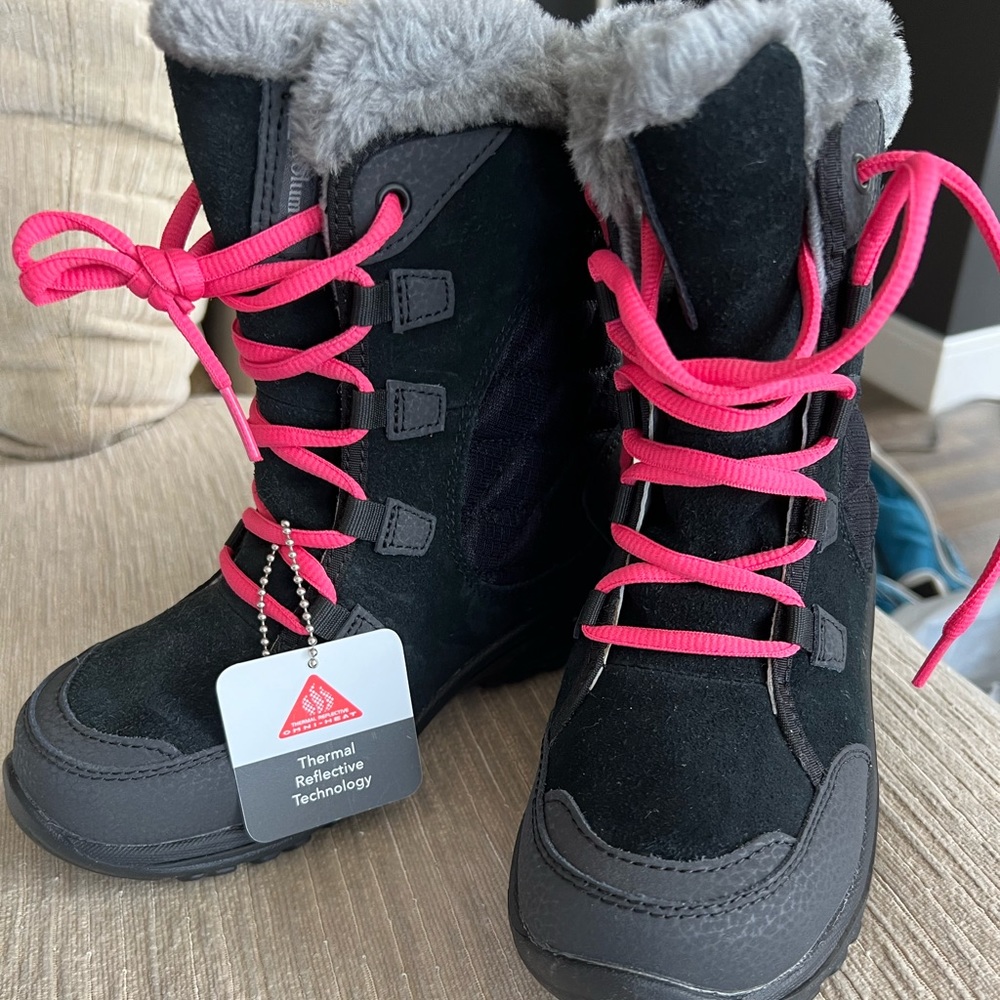 Brand New Columbia waterproof snow boots size 1